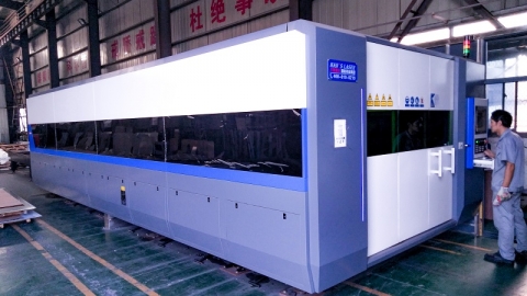 设备－6000W大型激光光纤切割机